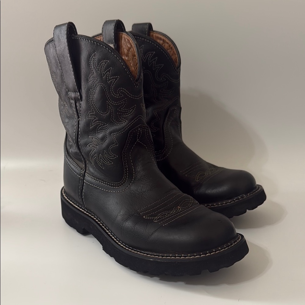 Ariat Fatbabby women boots, size 8.5B, Black Leather in great preowned condition